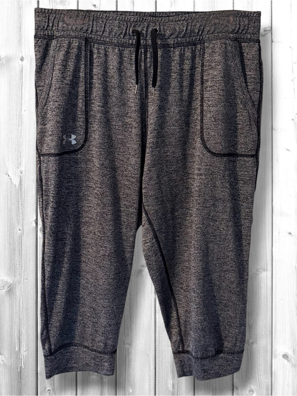 🌼Under Armour Women's Charcoal Heather Capri Joggers
